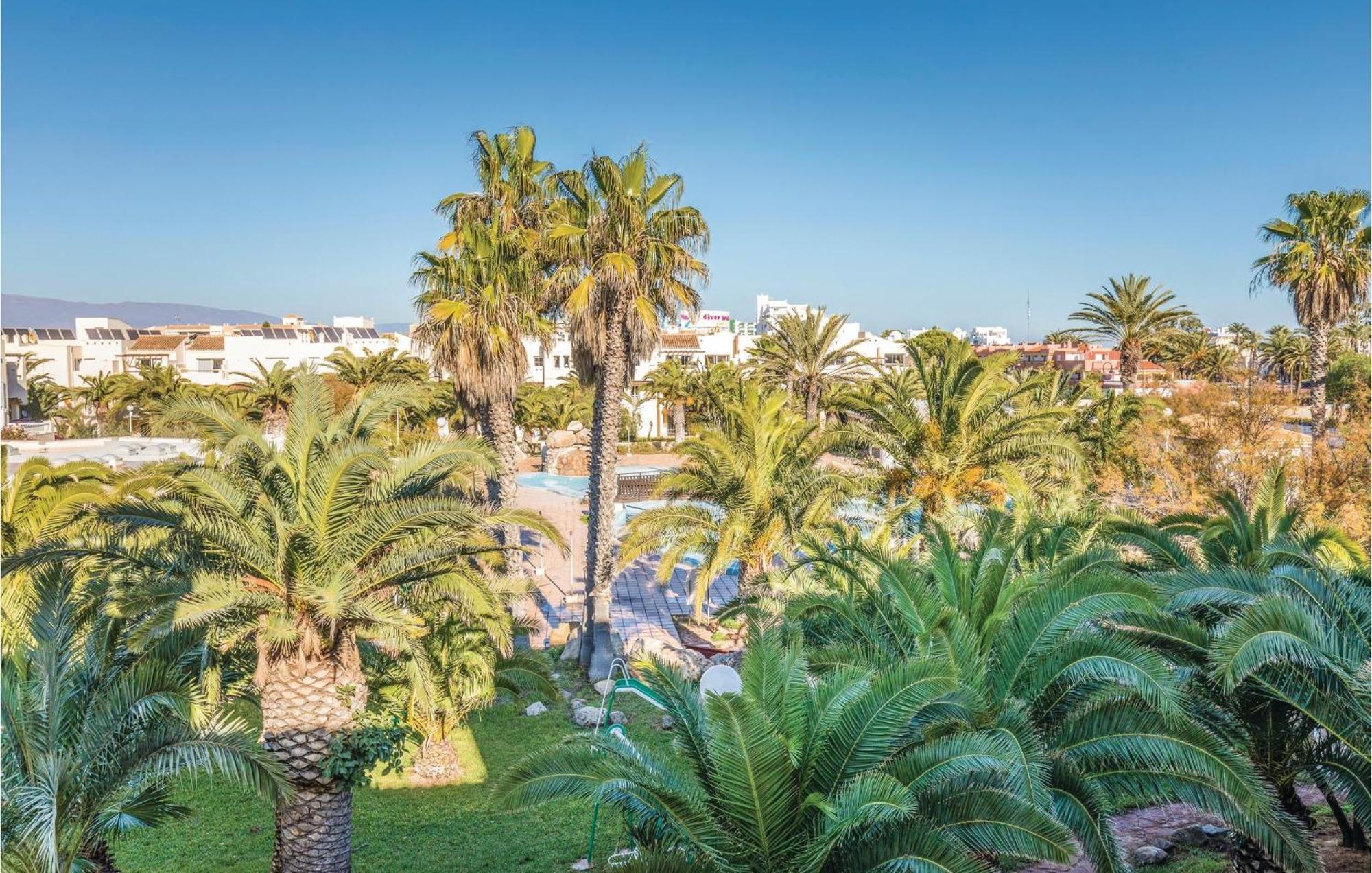 One-Bedroom Apartment in Roquetas de Mar Extérieur photo